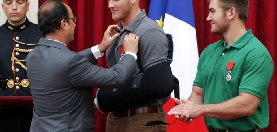 ‘Heróis’ que impediram ataque em trem recebem homenagem na França