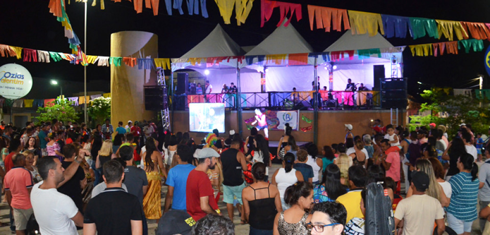 Melhor Idade em Folia e Belas Artes esquentam a quinta-feira pré-carnavalesca em Vitória