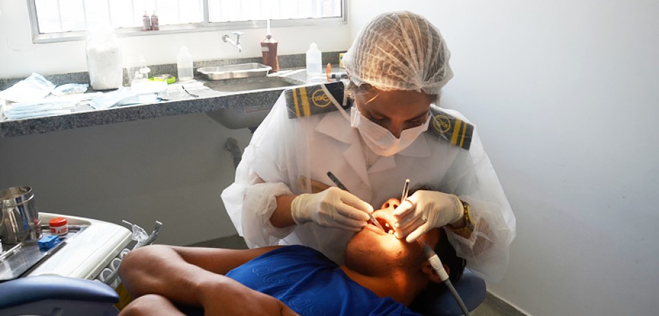 Mais de 400 atendimentos médicos são realizados numa parceria entre prefeitura e Marinha