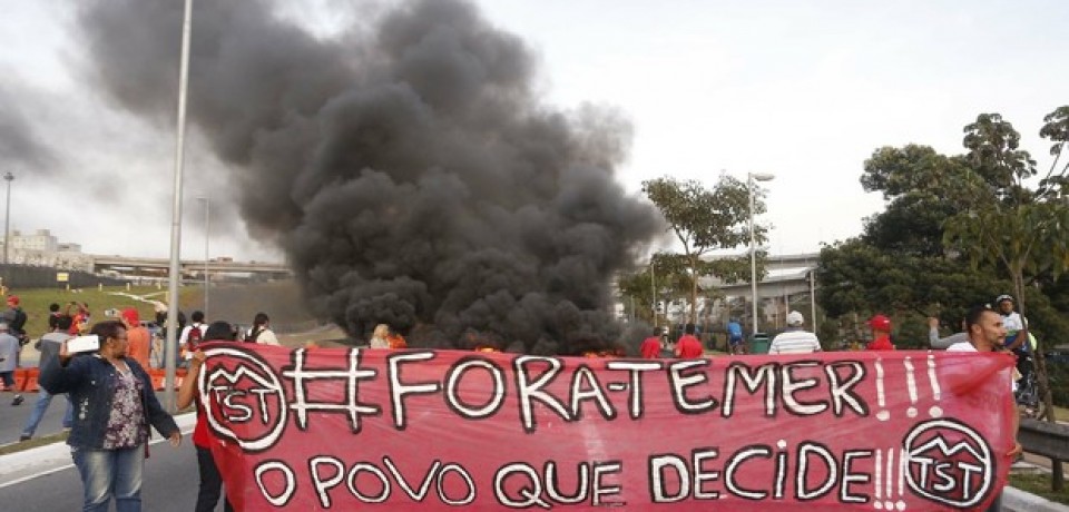 Protestos contra governo interino de Temer bloqueiam vias de SP