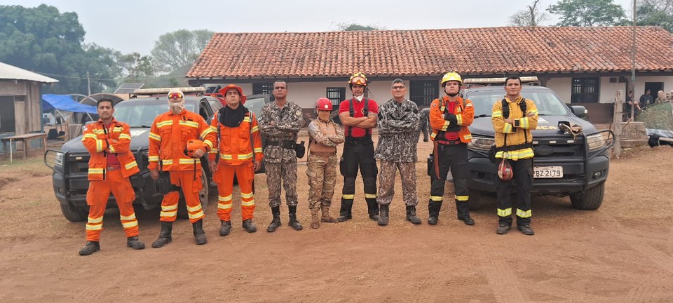 Bombeiros pernambucanos retornam de missão humanitária na Bolívia após combate a incêndios florestais