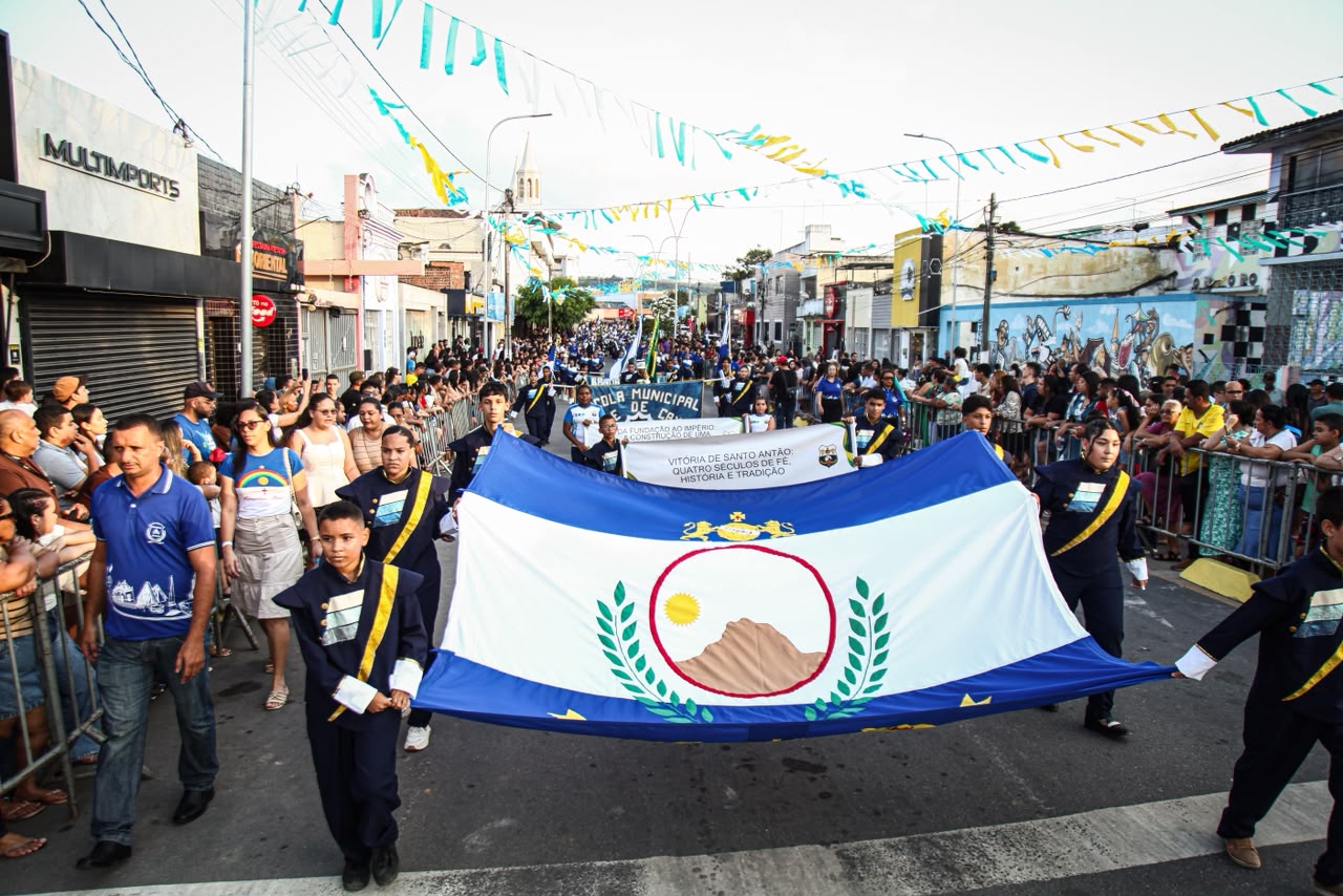 Vitória celebra Independência com desfile que resgata quatro séculos de fé, história e tradição